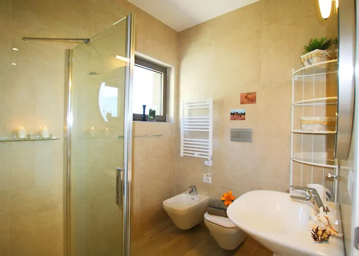 Semesterbostad Ikhaya - Acquaseria, San Siro By Lovecomo